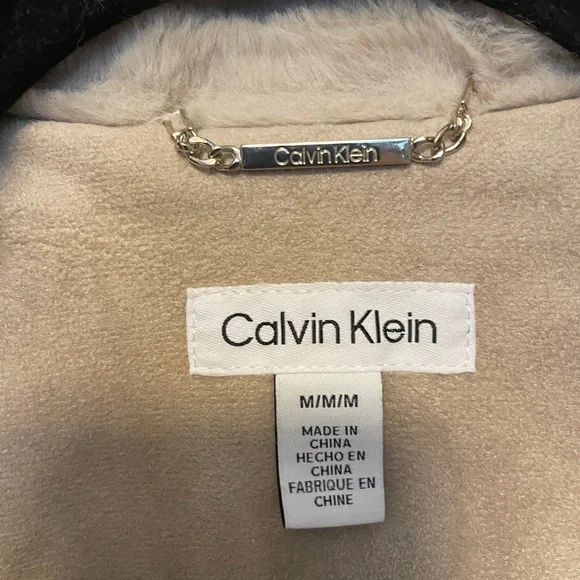 Calvin Klein Women’s faux fur vest - Medium - Picture 3 of 7